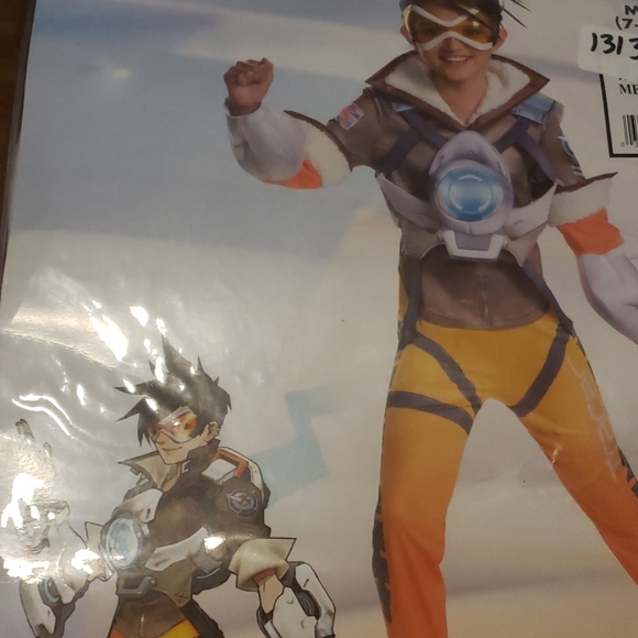 Halloween Costumes - Picture 2 of 3